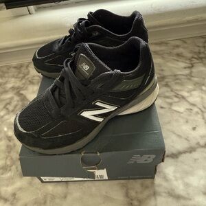 New Balance Black Sneakers